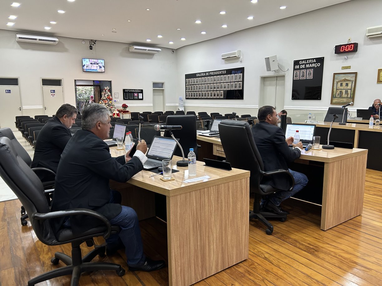 Prefeitura abre créditos adicionais para revitalizar praças em Rincão e Ibiporanga