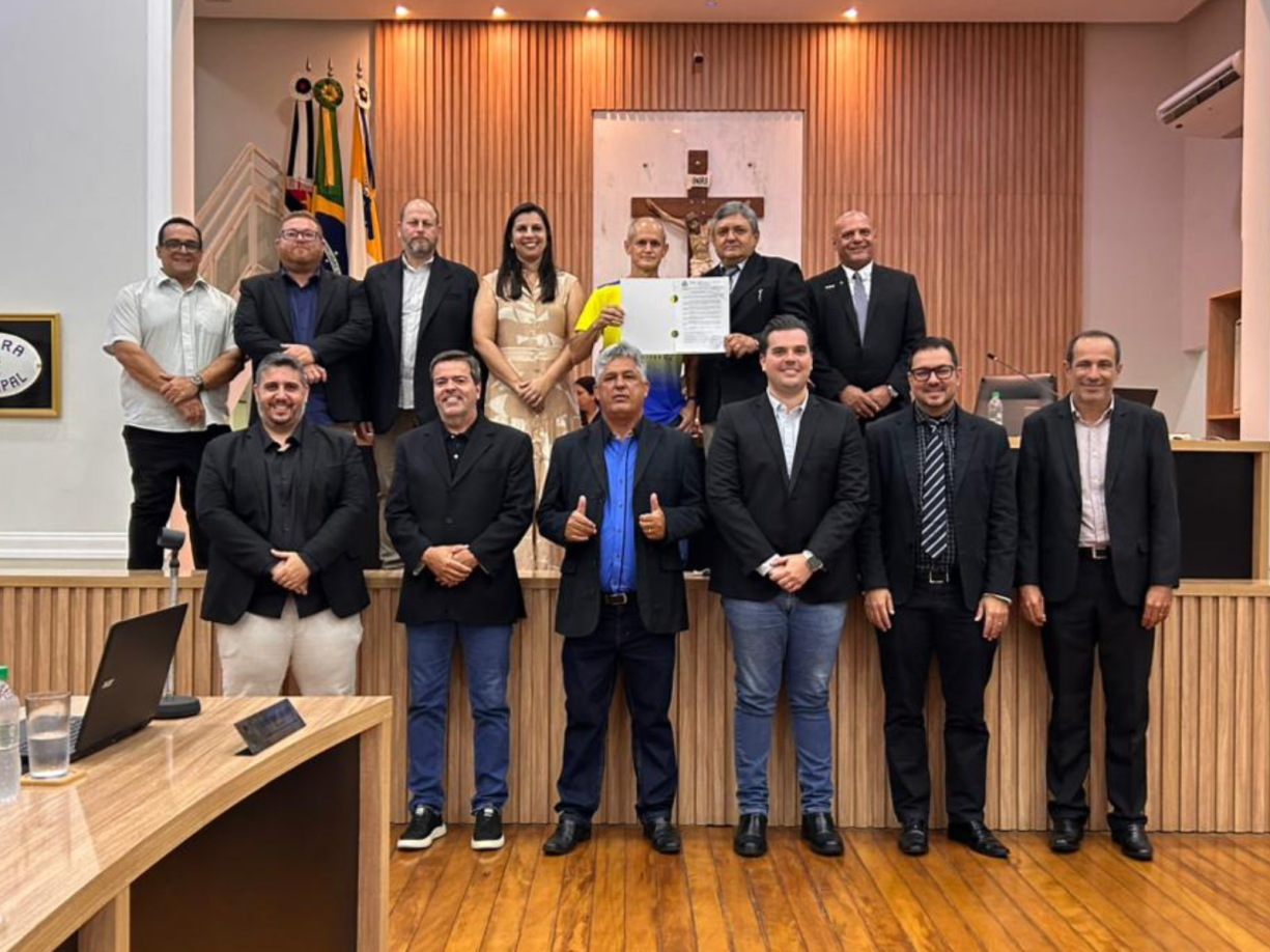 Poder Legislativo homenageia Carlos Zanolo por sua trajetória no atletismo