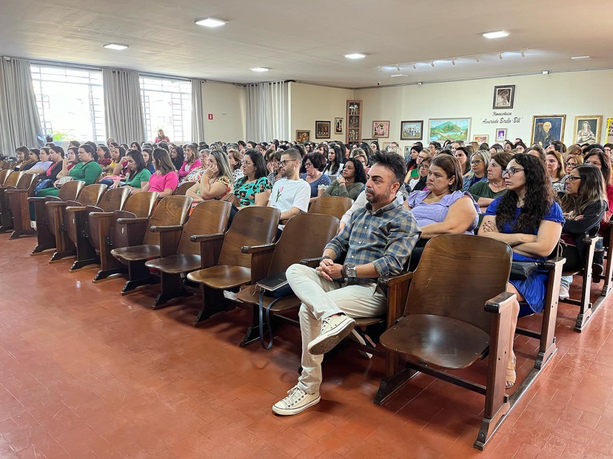 Secretaria Municipal da Educação realiza cerimônia de abertura das aulas do 2º semestre.