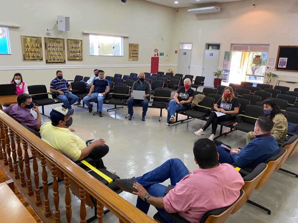 Câmara e protetores dos animais se reúnem para debater sobre a causa animal