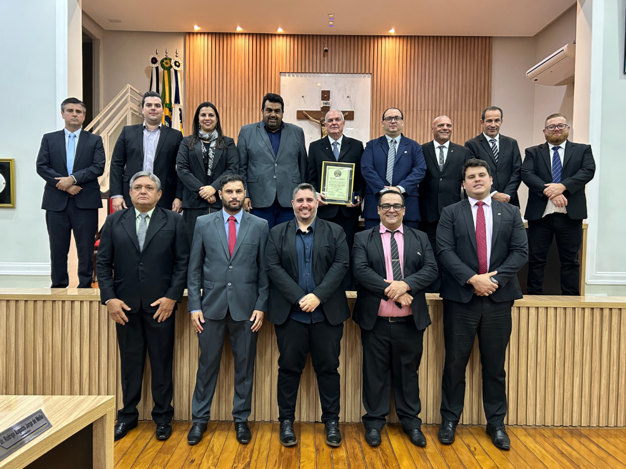 Câmara homenageia advogado com a Medalha “Rui Barbosa” em Sessão Solene pelo Dia do Advogado