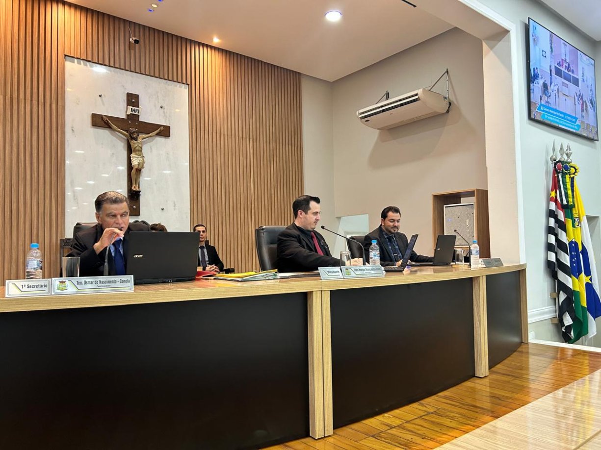 35ª sessão ordinária do ano tem dois projetos aprovados em primeira discussão