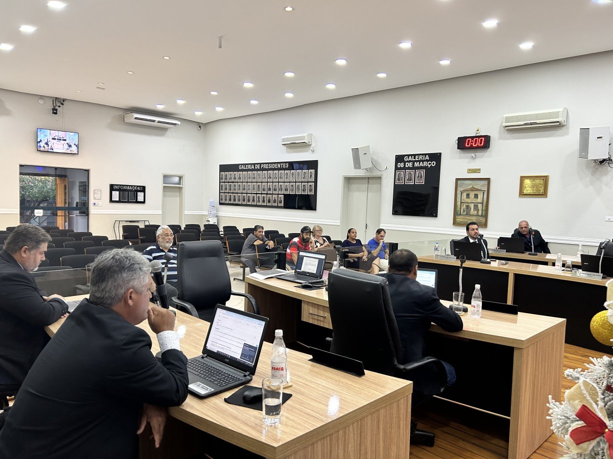 Câmara aprova três projetos que liberam verbas para saúde e parquinho infantil