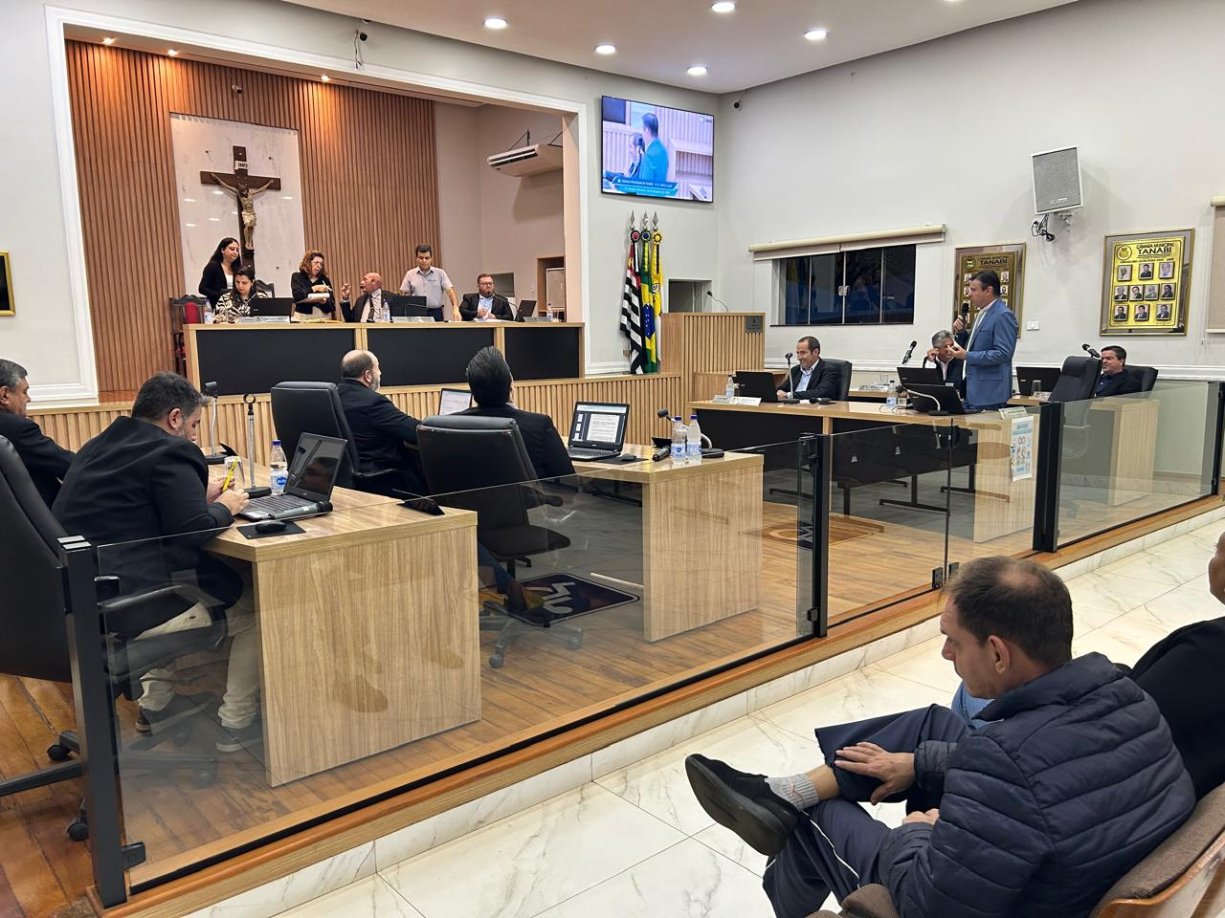 Projeto de lei que proibia uso de correntes em animais é rejeitado pela Câmara de Tanabi