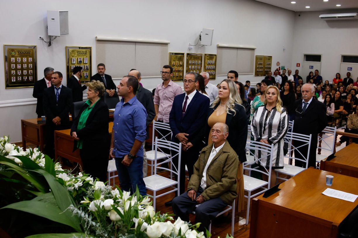 Câmara realiza Sessão Solene com quebra de protocolo que surpreende todos.