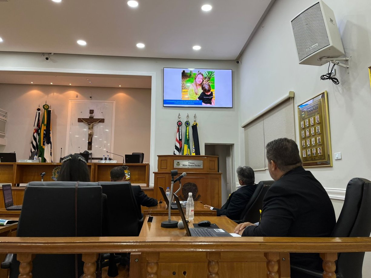 Surpresa do Dia das Mães é realizada na Câmara Municipal de Tanabi.