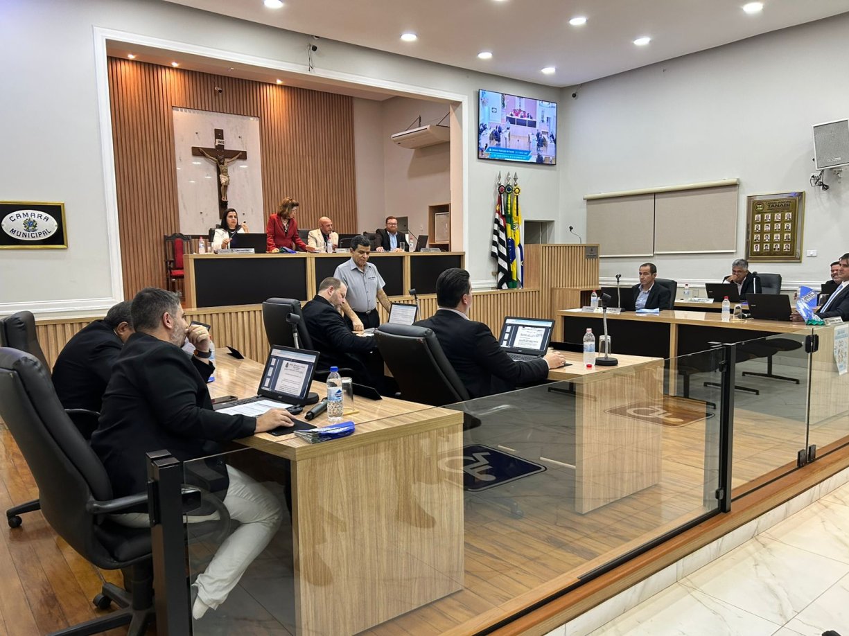 Com pareceres contrários de comissões, Câmara rejeita três projetos