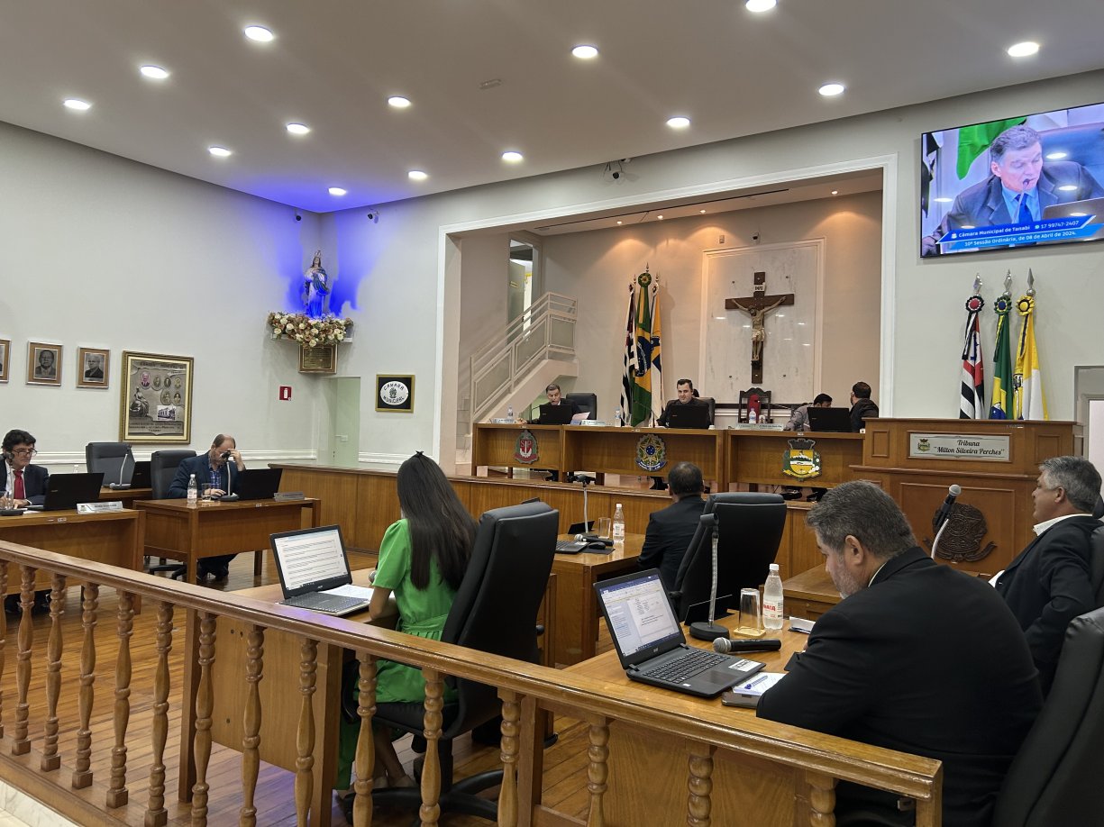 10ª sessão ordinária do ano aprova dois projetos de lei e quatro moções