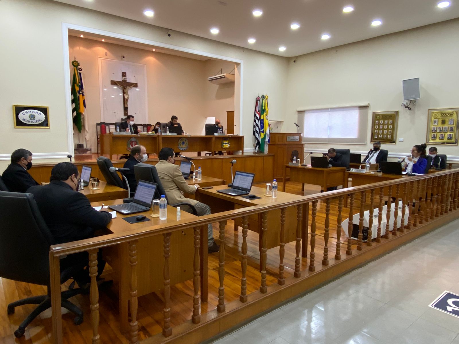 Câmara aprova Projeto de Lei que autoriza o executivo a fornecer combustível aos universitários