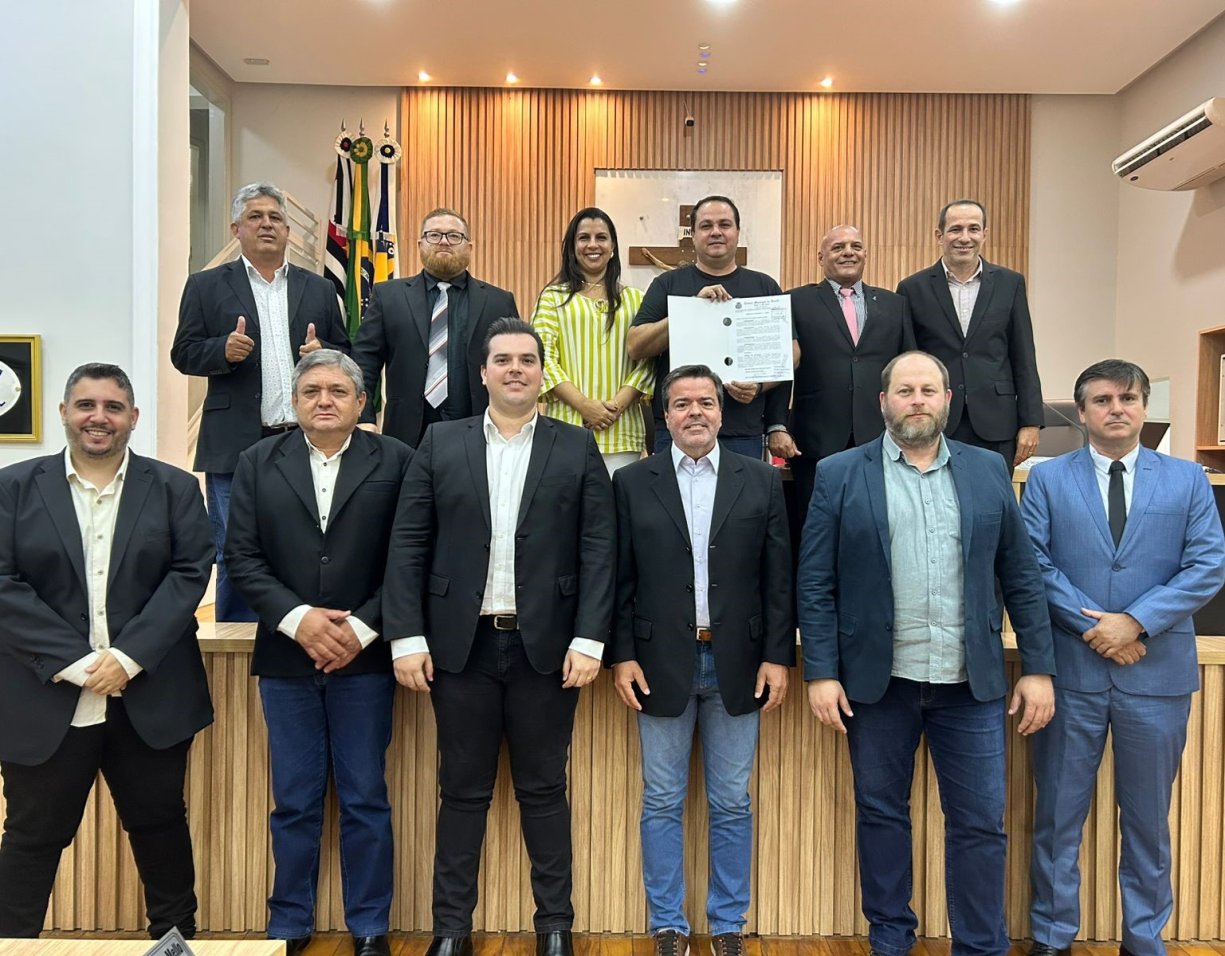 Câmara de Tanabi concede moção de aplausos à Secretaria de Educação
