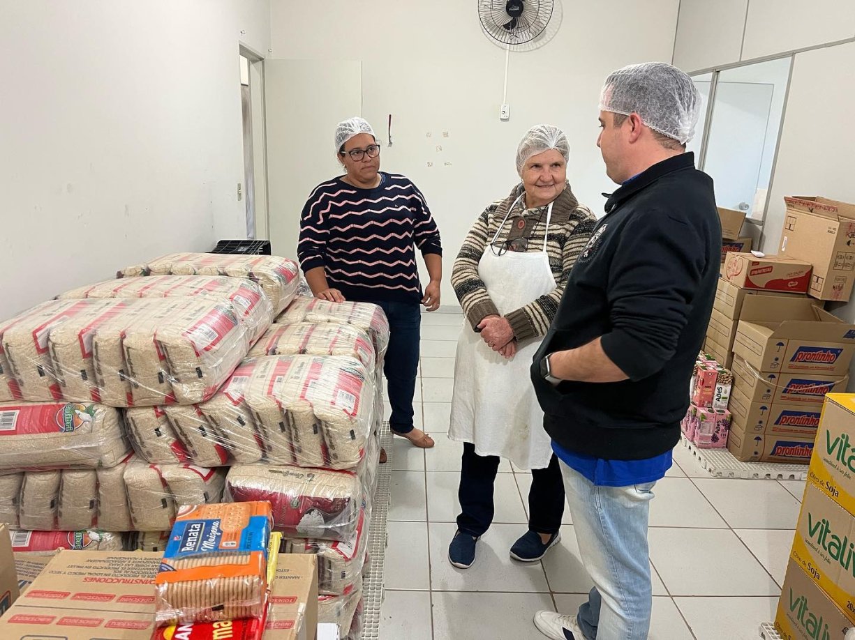 Poder Legislativo acompanha a distribuição de merenda da Cozinha Piloto.