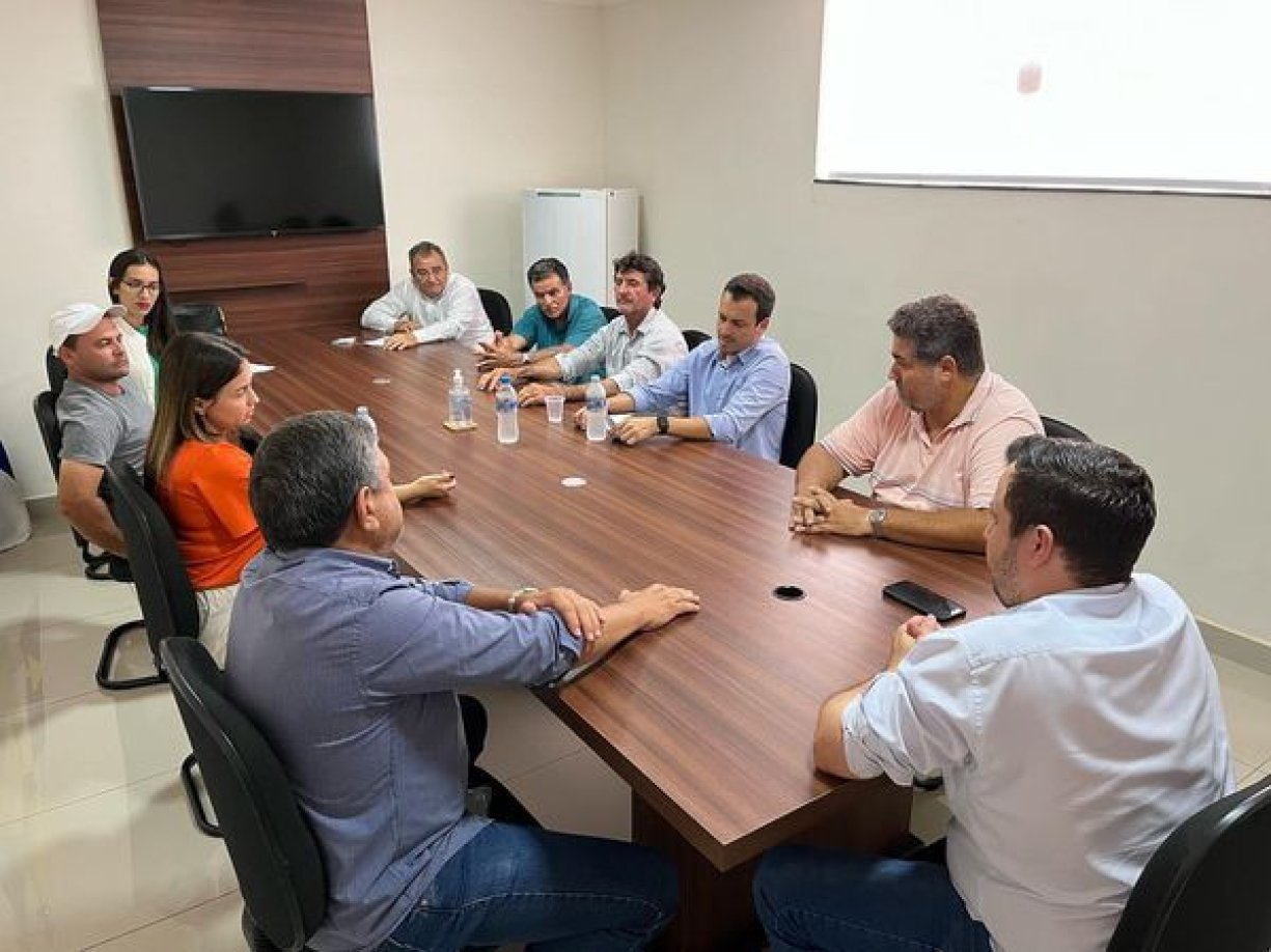 Diretoria da Santa Casa e Secretaria Municipal de Saúde comparecem na Câmara