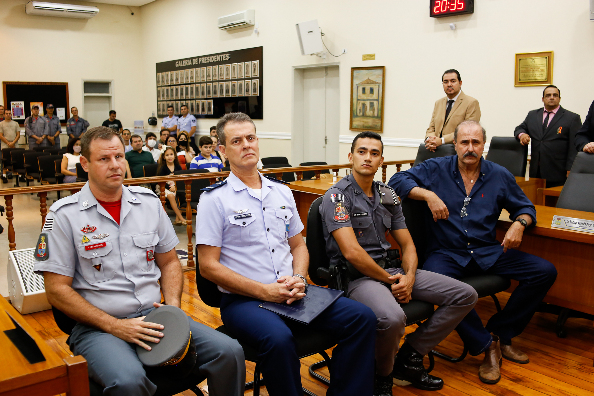 Sessão Solene de Entrega da Medalha Tiradentes é realizada na Câmara