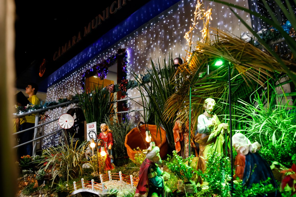 Câmara Municipal inaugura o presépio de Natal e casa do Papai Noel.