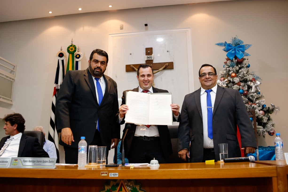 Prefeito e vice-prefeito, presidente da Câmara e vereadores tomam posse no dia 01.