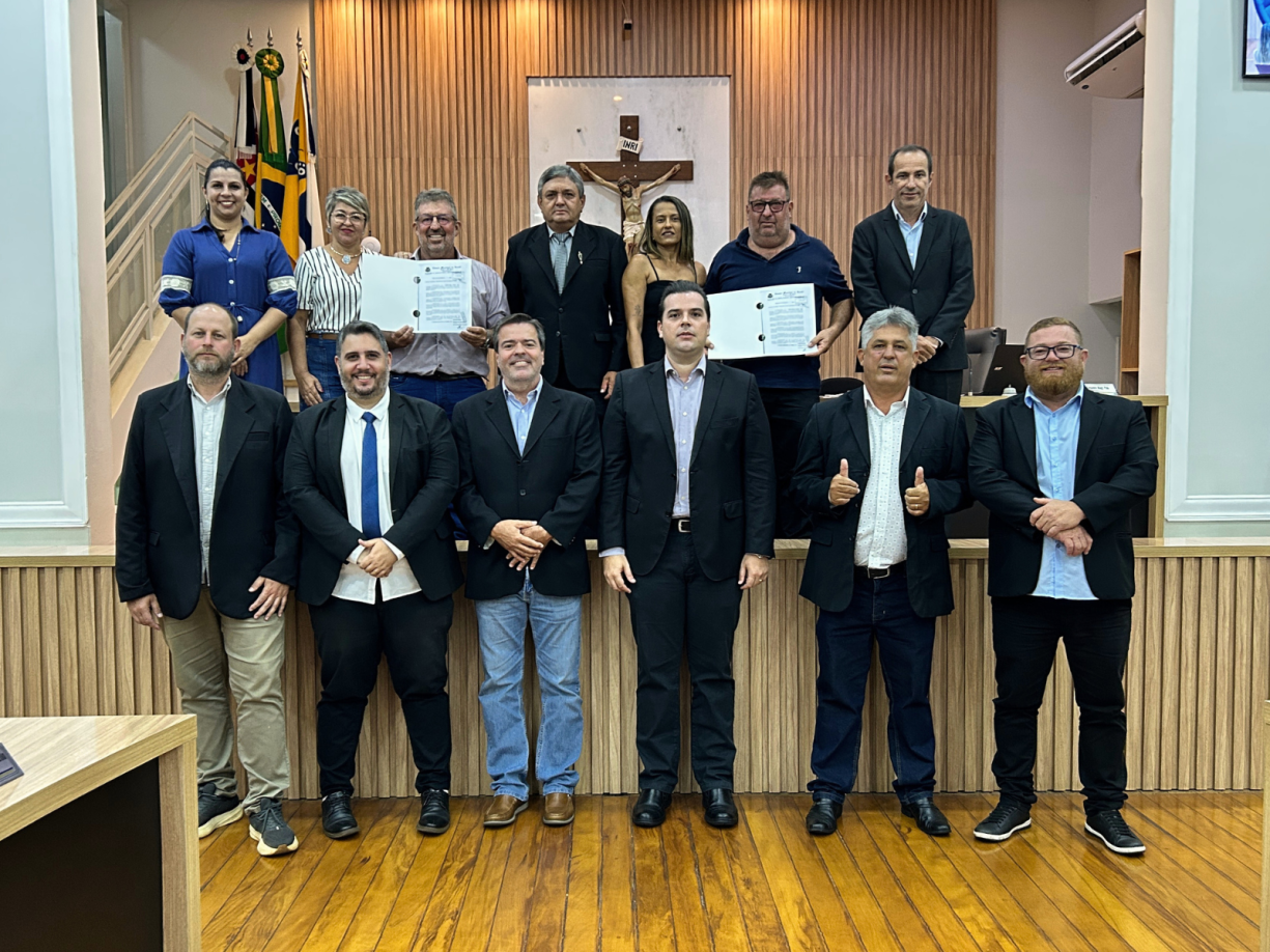 Câmara de Tanabi homenageia Minimercado Canella pelo primeiro ano de atividades