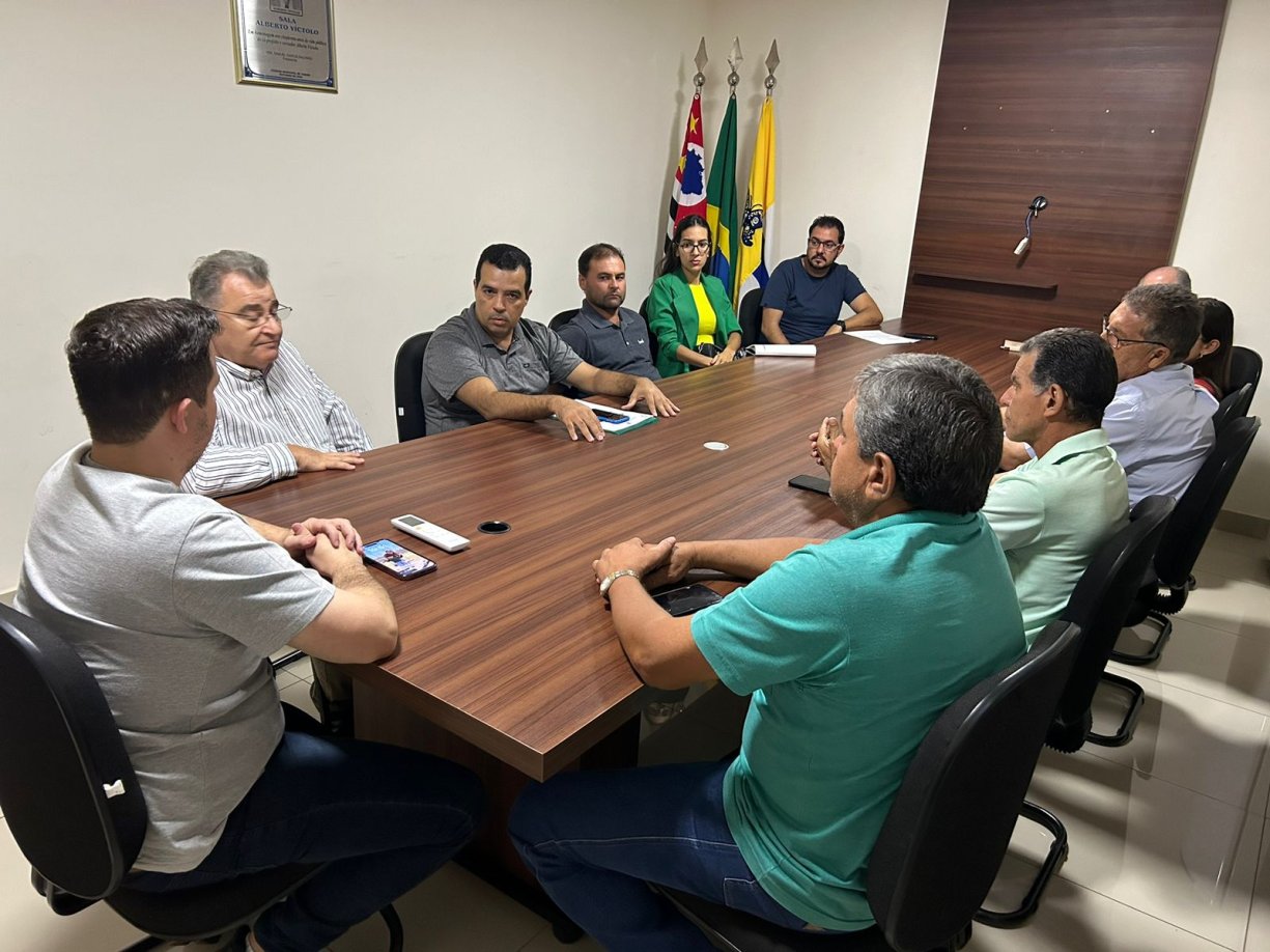 Vereadores se reúnem com diretoria da Santa Casa de Tanabi