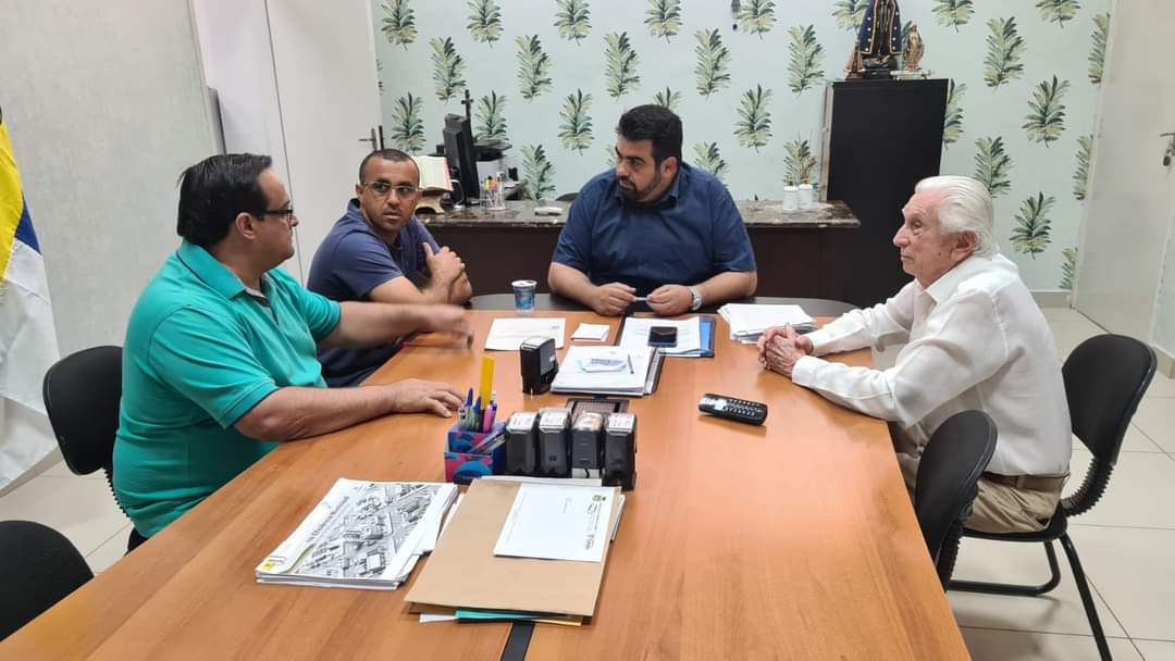 Presidente da Câmara propõe Projeto de Lei para funcionários públicos com dependentes em atendimento de saúde especial.