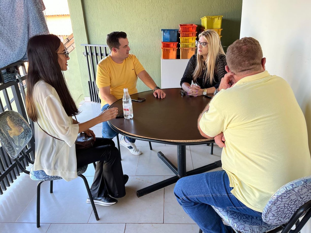 Vereadores da Câmara Municipal se reúnem com Creas e Secretaria da Assistência Social.