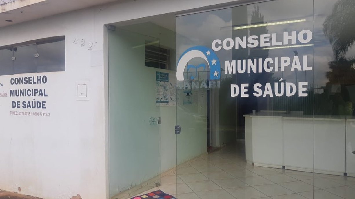 Poder Legislativo sendo representado em reunião da saúde.