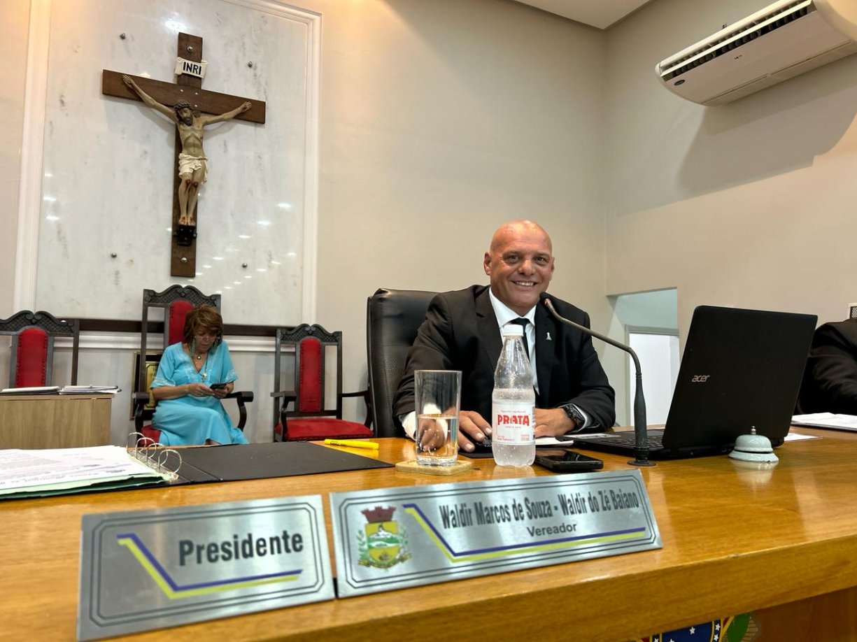 Waldir do Zé Baiano preside sessão ordinária
