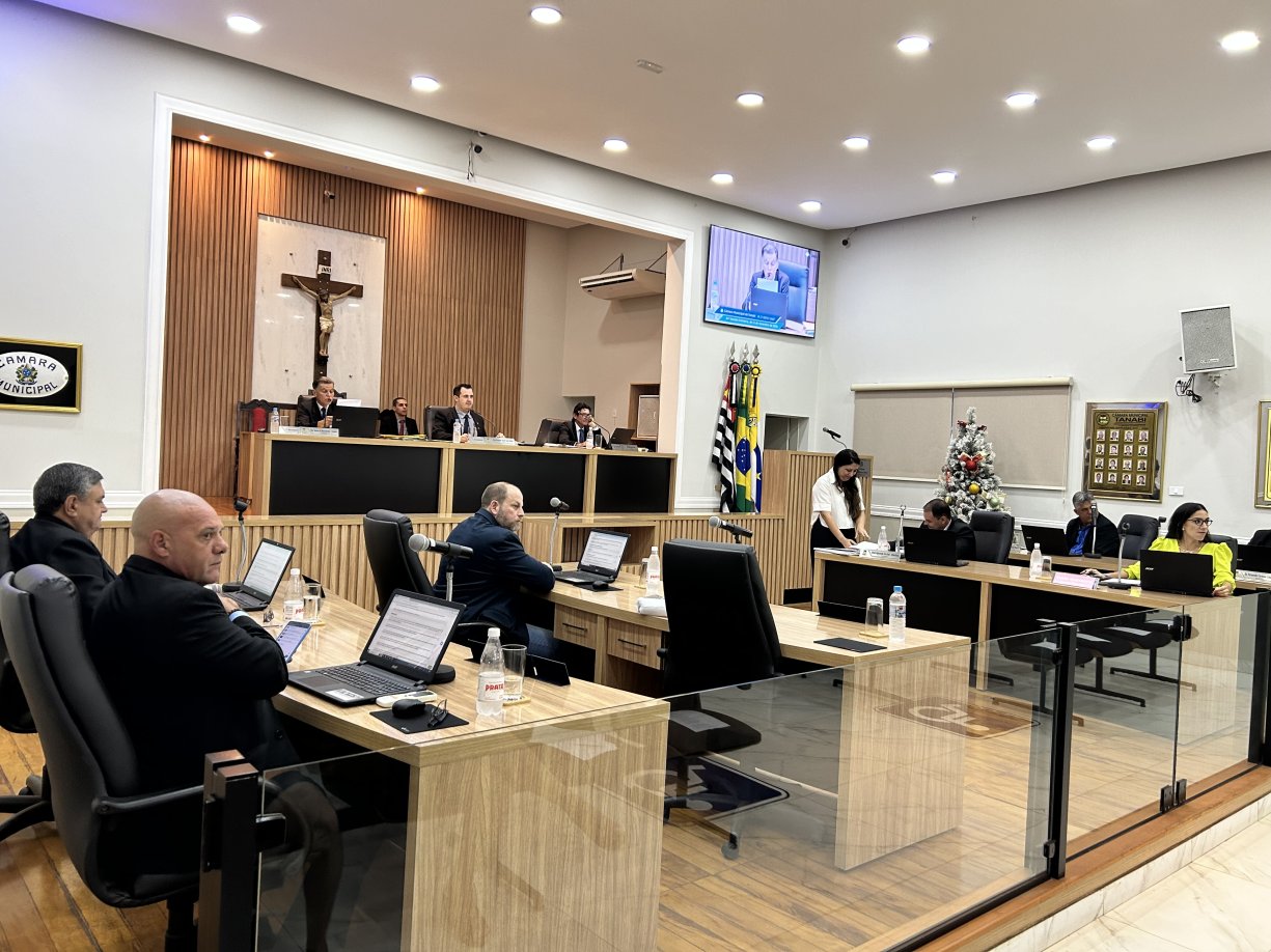 Em regime de urgência, Câmara aprova três projetos de remanejamento de verbas