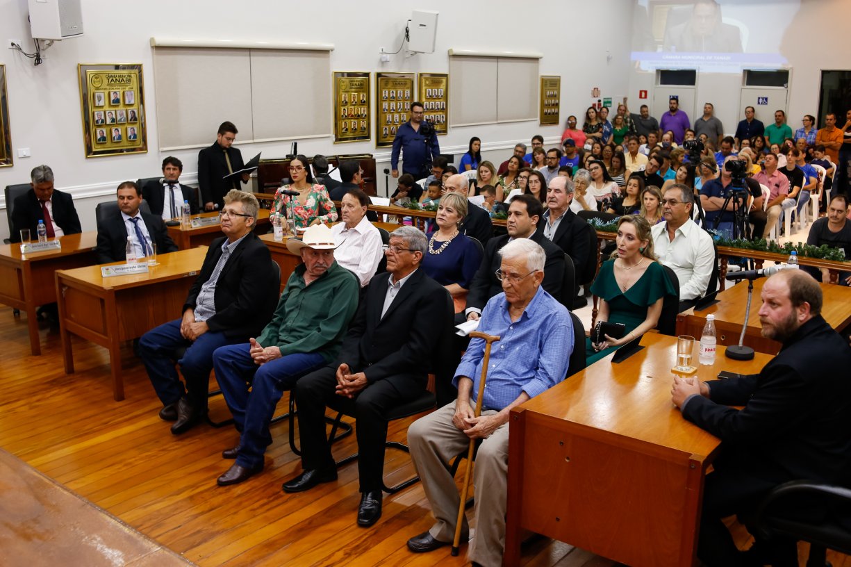 Câmara Municipal de Tanabi realiza Sessão Solene para Entrega de Títulos.