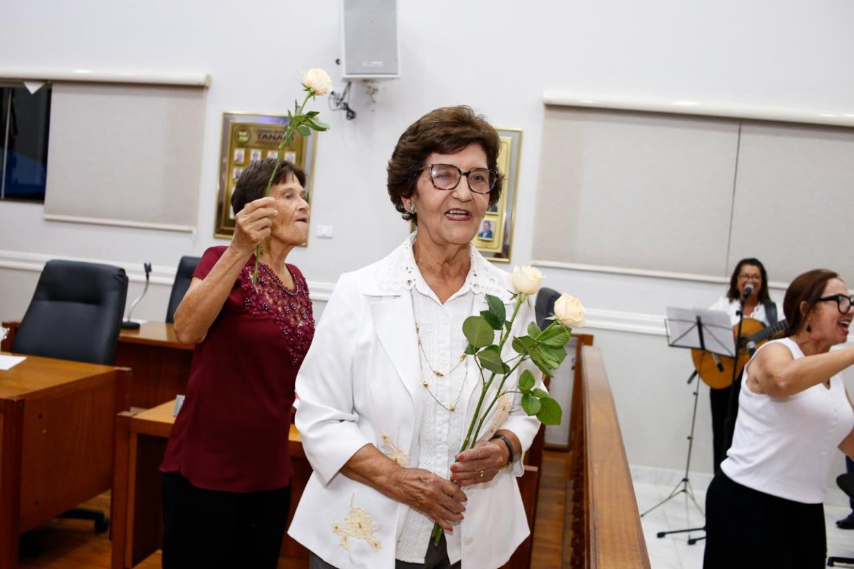 Professoras Amélia Ana Birello e Maria Mercedes de Moraes Vilhena recebem Prêmio Mulher Destaque