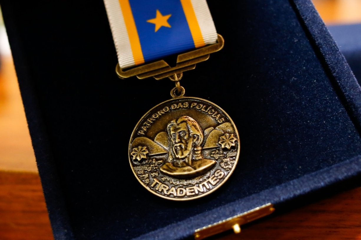 Medalha Tiradentes será entregue a quatro profissionais na próxima segunda-feira