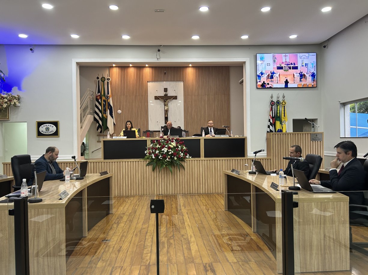 Medicamentos, Saet e merenda escolar são tema de projetos aprovados na Câmara